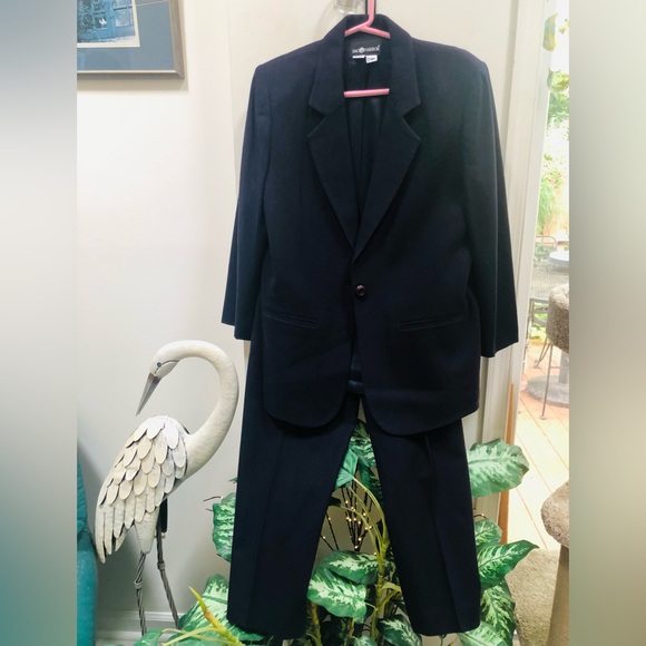 100% Wool Sag Harbor Lined Blue Suit with Slacks Excellent Condition, Vintage - Picture 1 of 4